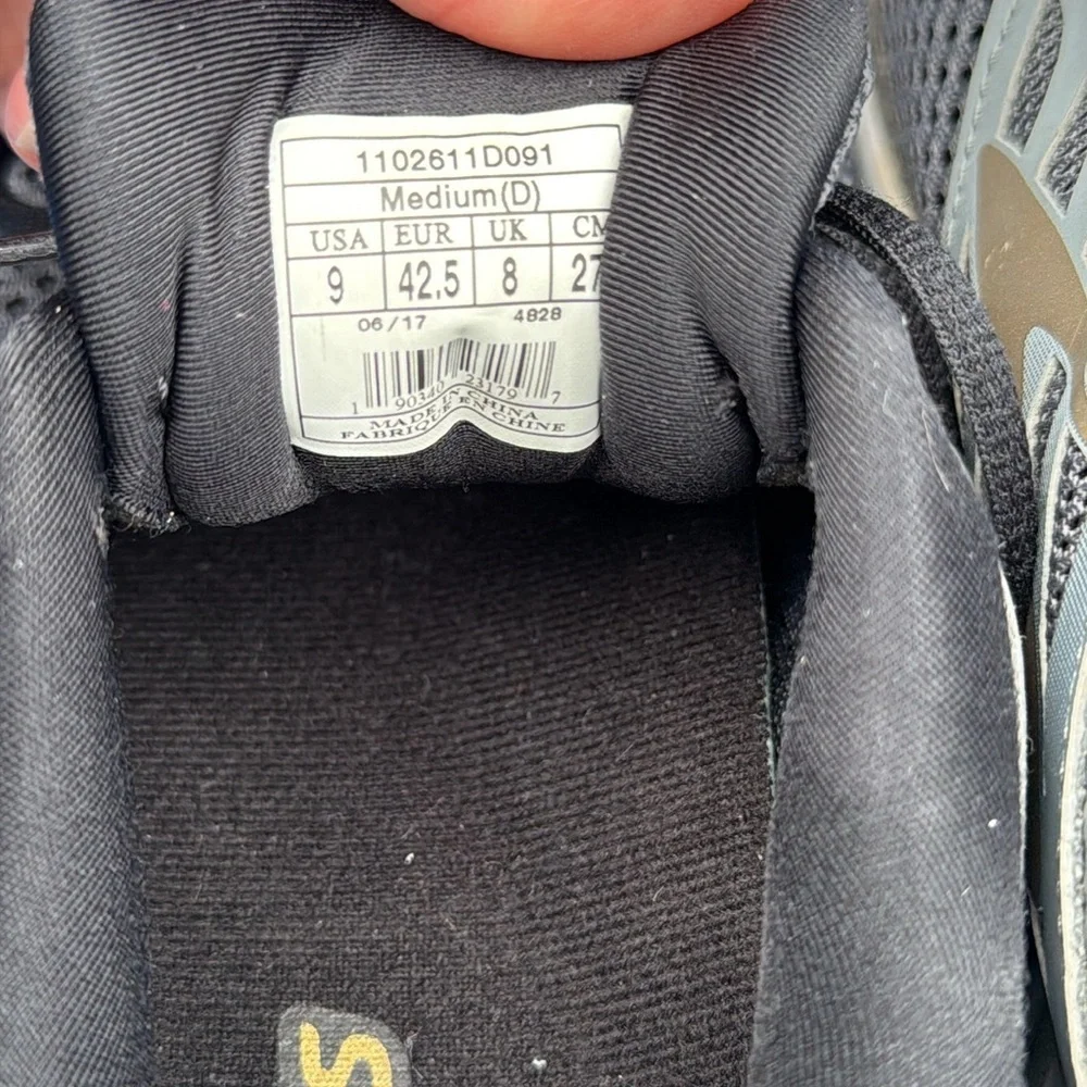Brooks Addiction Men’s Size 9 medium width (D) - Picture 5 of 8